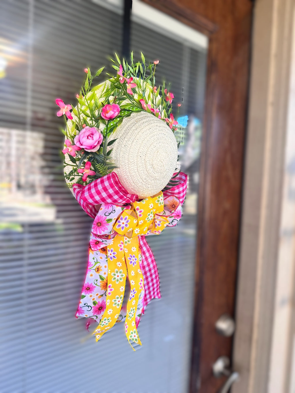 Front Door Spring Wreath, Spring Flower Hat, Country Garden Wreath, Farmhouse Straw Hat, Front Door Decor, Country Rustic Bonnet Porch Decor